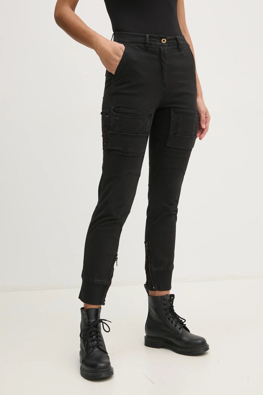 

Панталон Aeronautica Militare в черно с кройка по тялото, с висока талия PA1616DCT3419, Черен