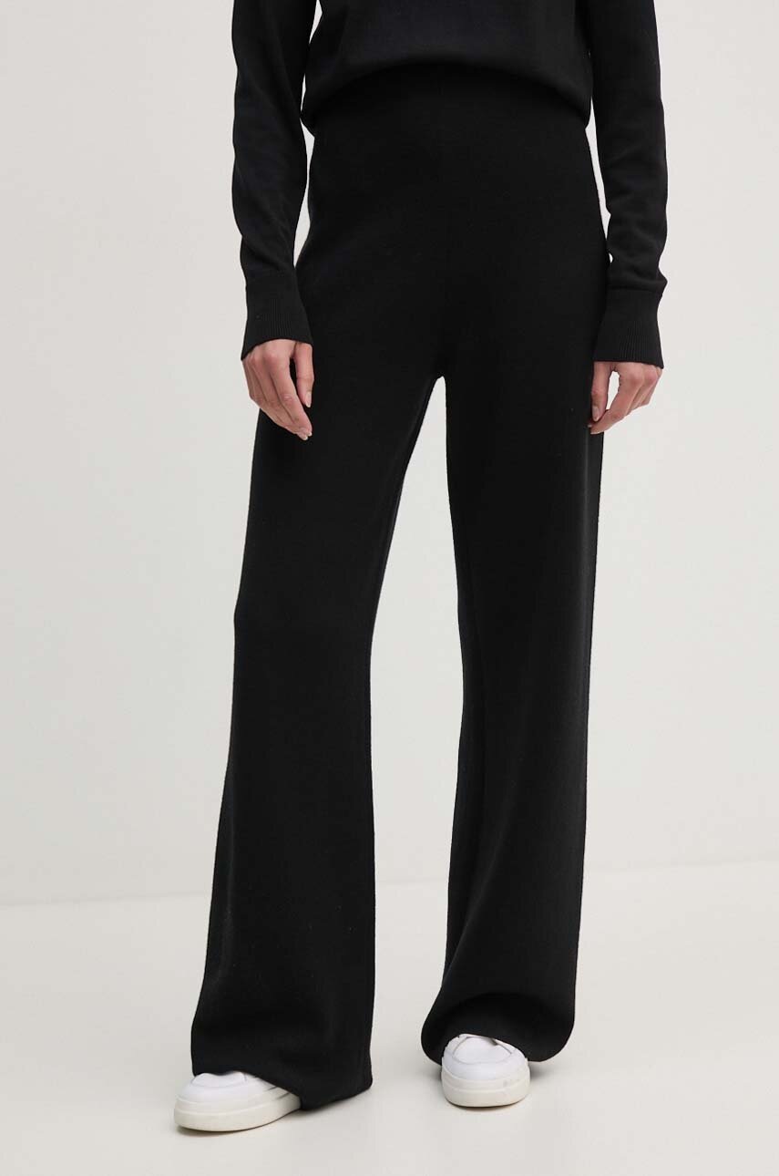 

Вълнен спортен панталон Calvin Klein в черно K20K207680, Черен