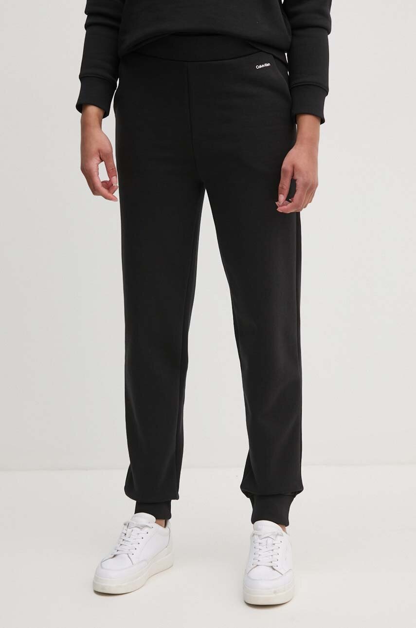 

Спортен панталон Calvin Klein в черно с изчистен дизайн K20K208330, Черен