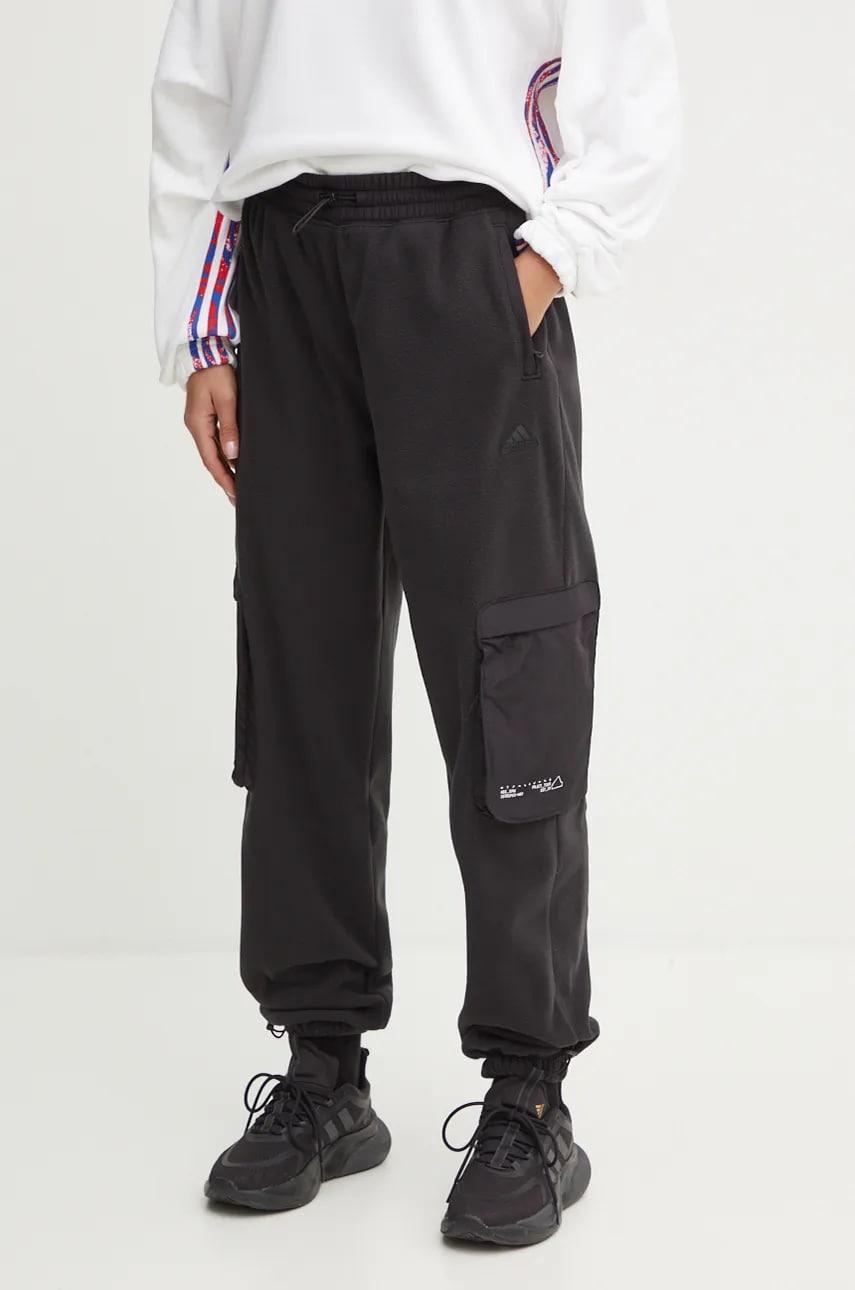 adidas pantaloni de trening City Escape culoarea negru, neted, IV7522 adidas pantaloni de trening City Escape culoarea negru, neted, IV7522