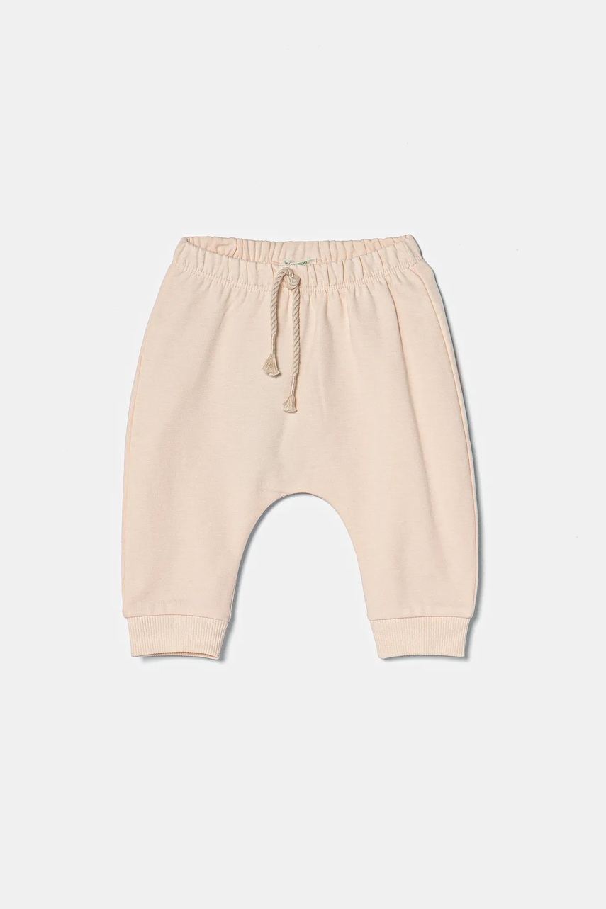 Детские спортивные штаны United Colors of Benetton цвет бежевый однотонные 35Q2AF023 Детские спортивные штаны United Colors of Benetton цвет бежевый однотонные 35Q2AF023