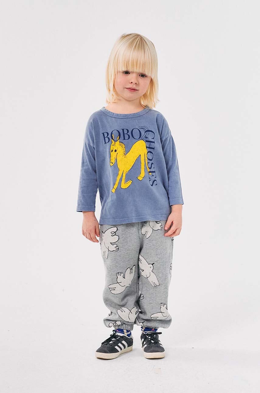 Bobo Choses pantaloni de trening pentru copii Freedom Bird culoarea gri, modelator, 224AC077 Bobo Choses pantaloni de trening pentru copii Freedom Bird culoarea gri, modelator, 224AC077