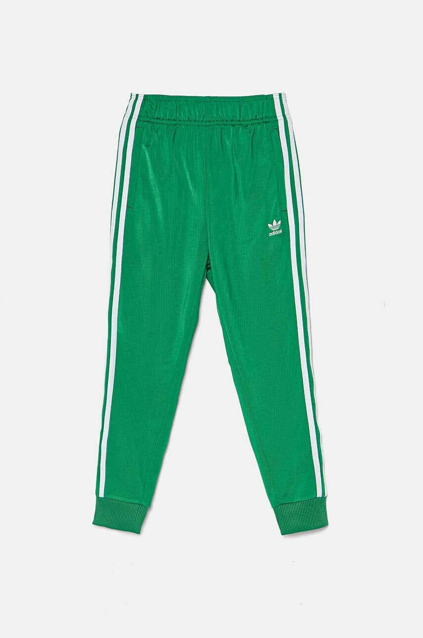 Детские спортивные штаны adidas Originals SST TRACK PANTS цвет зелёный с узором IY7461 Детские спортивные штаны adidas Originals SST TRACK PANTS цвет зелёный с узором IY7461