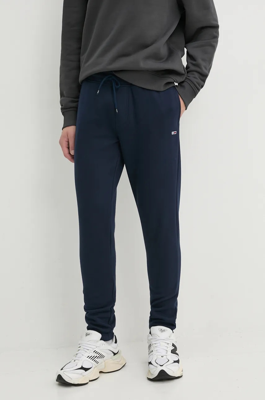 Tommy Jeans pantaloni de trening culoarea albastru marin, neted, DM0DM20473 Tommy Jeans pantaloni de trening culoarea albastru marin, neted, DM0DM20473