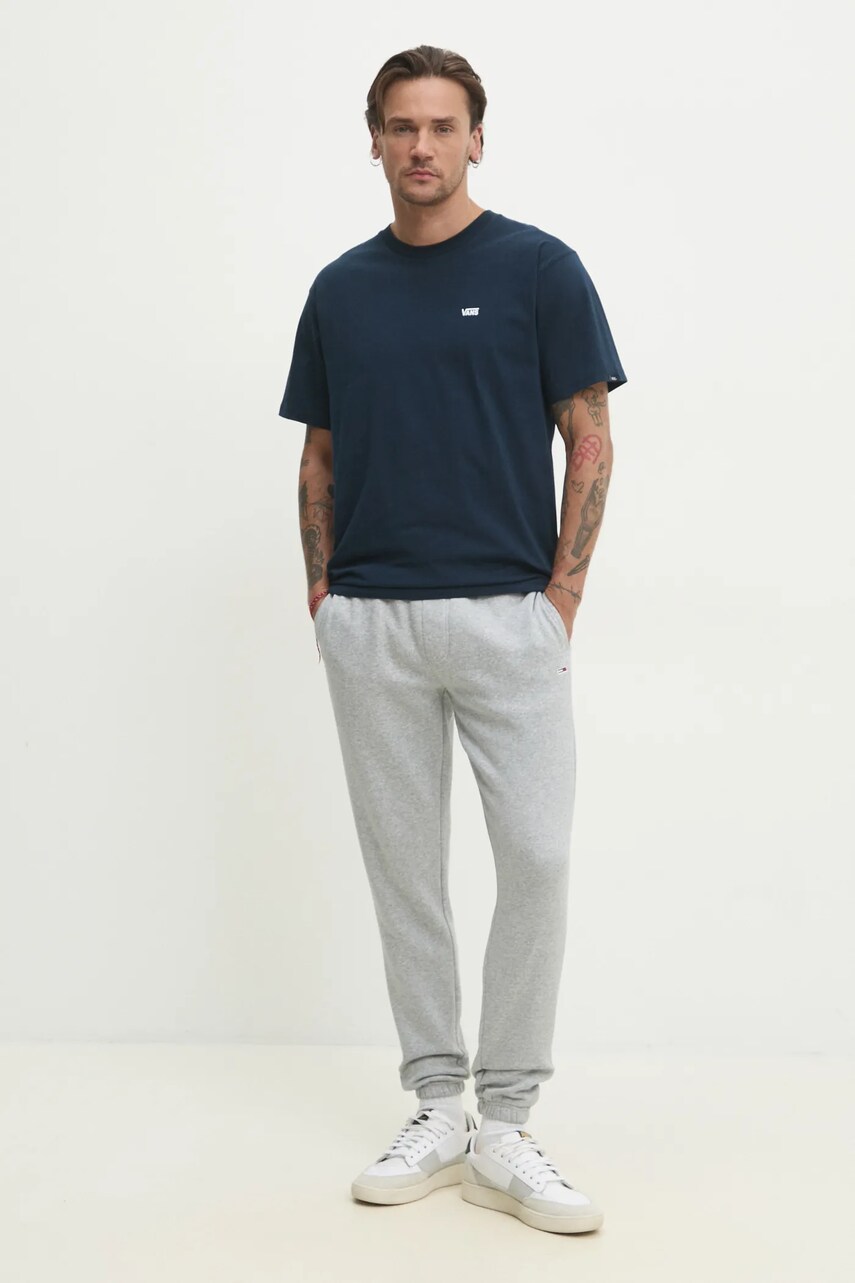Спортивные штаны Tommy Jeans цвет серый однотонные DM0DM20473 Спортивные штаны Tommy Jeans цвет серый однотонные DM0DM20473