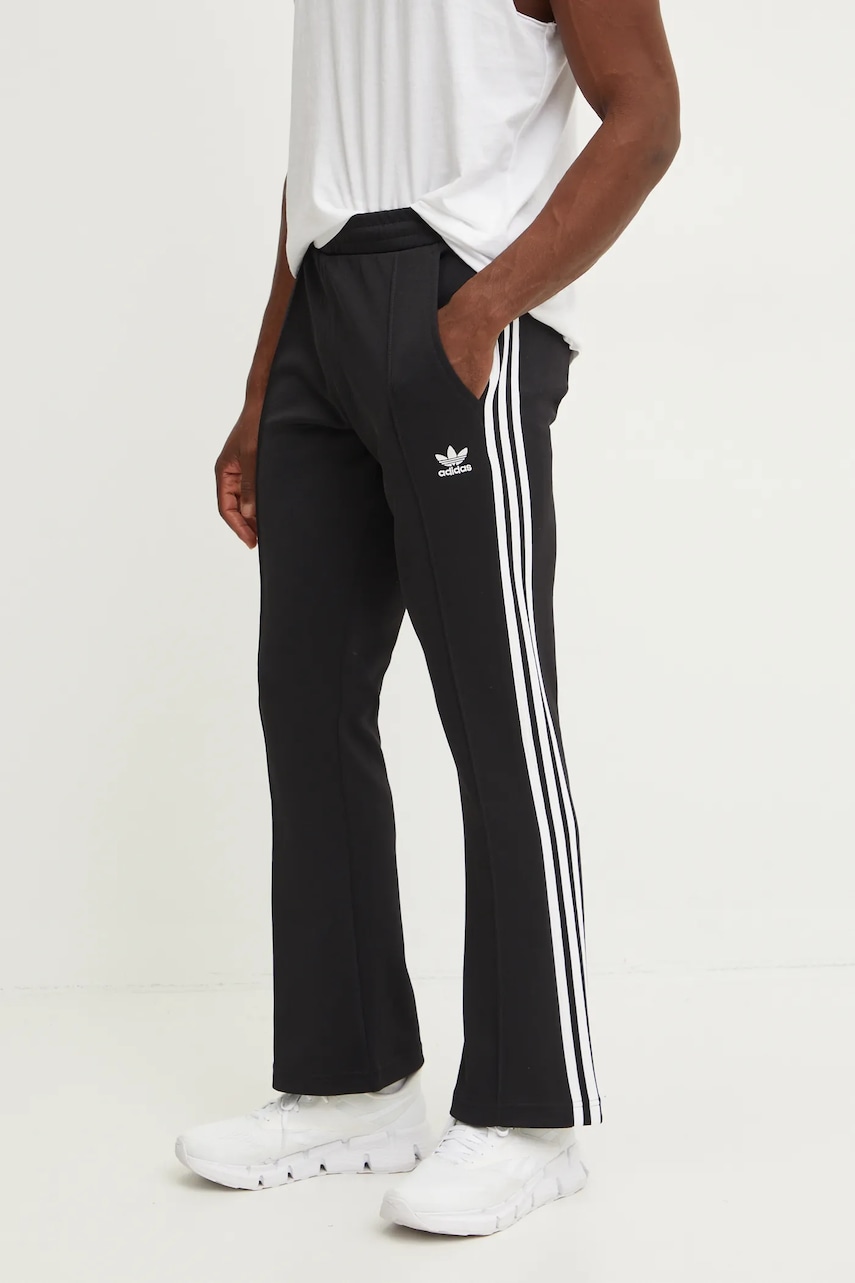 adidas Originals pantaloni de trening Adicolor 70s Track Pant culoarea negru, cu imprimeu, IZ4807 adidas Originals pantaloni de trening Adicolor 70s Track Pant culoarea negru, cu imprimeu, IZ4807