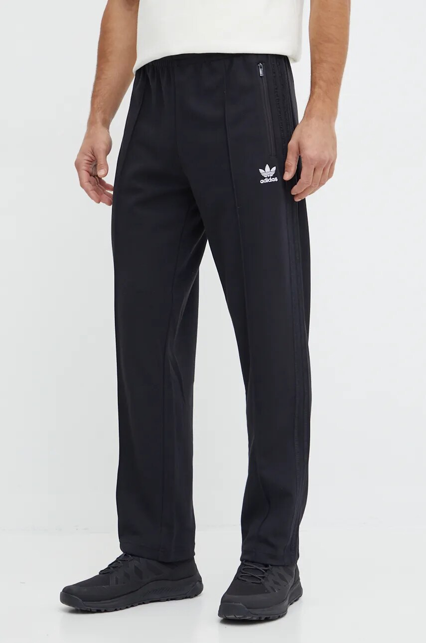 adidas Originals pantaloni de trening Mono 2 Trackpant culoarea negru, neted, IZ2539 adidas Originals pantaloni de trening Mono 2 Trackpant culoarea negru, neted, IZ2539