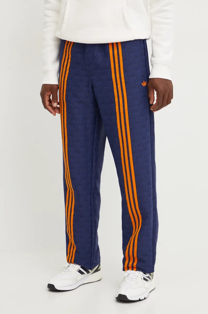 adidas Originals pantaloni de trening Club TrackPant culoarea bleumarin, cu imprimeu, JN5971