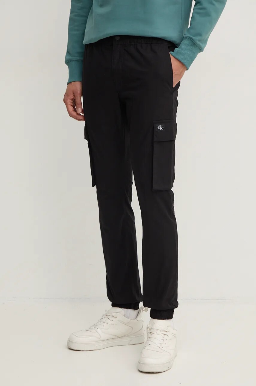 Levně Kalhoty Calvin Klein Jeans pánské, černá barva, ve střihu cargo, J30J326438
