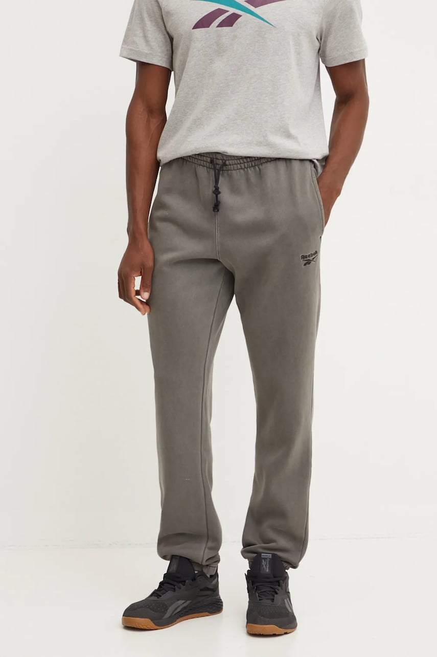Reebok pantaloni de trening Identity Washed culoarea gri, neted, 100205486 Reebok pantaloni de trening Identity Washed culoarea gri, neted, 100205486