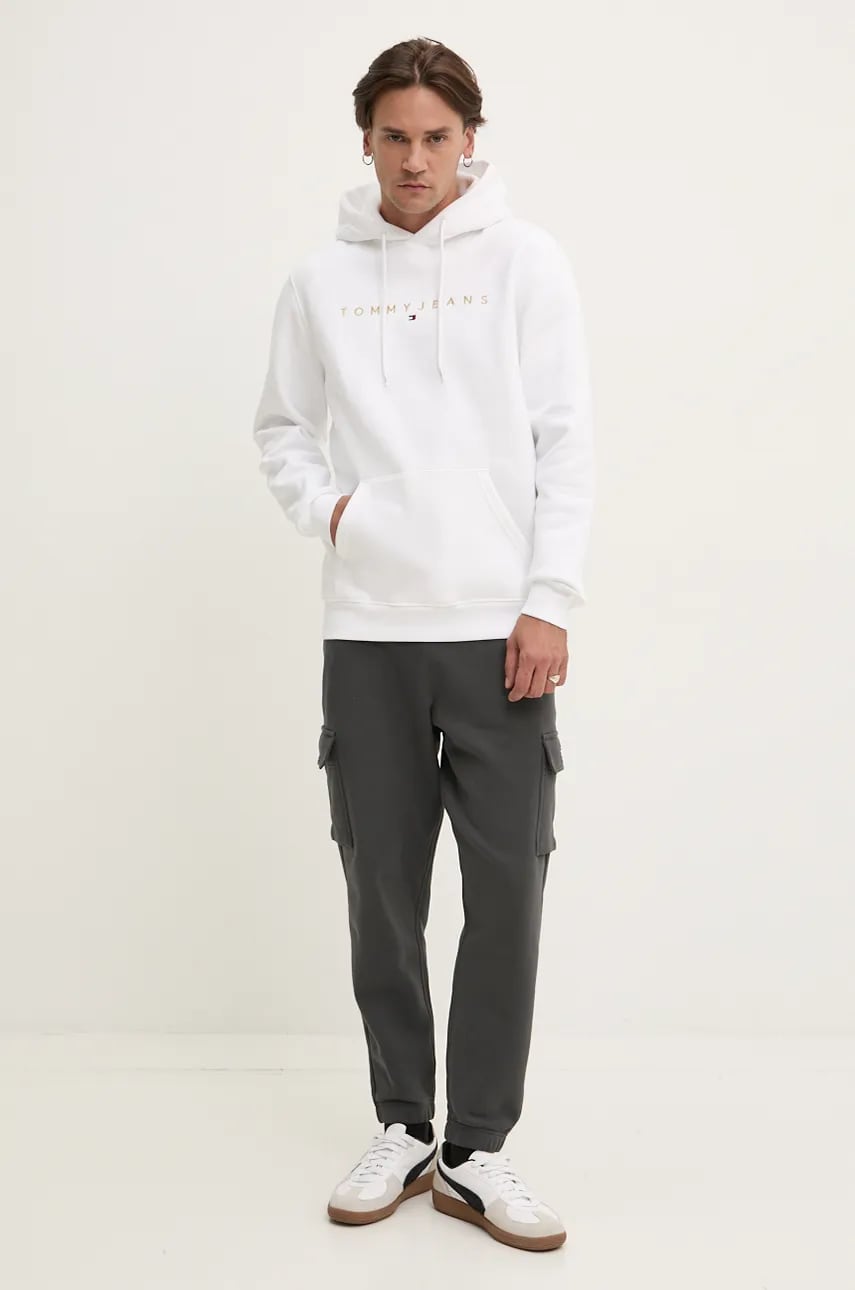 Хлопковые спортивные штаны Tommy Jeans цвет серый однотонные DM0DM19807 Хлопковые спортивные штаны Tommy Jeans цвет серый однотонные DM0DM19807