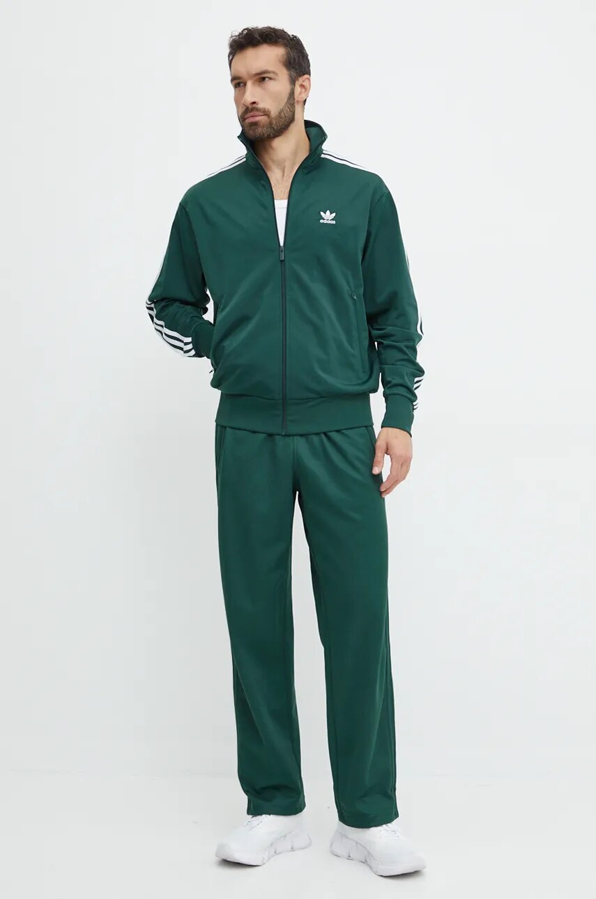 Спортивные штаны adidas Originals цвет зелёный однотонные IW3251 Спортивные штаны adidas Originals цвет зелёный однотонные IW3251