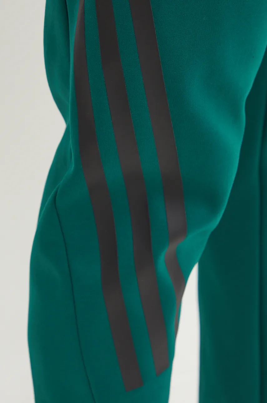 Παντελόνι φόρμας adidas Future Icons χρώμα: πράσινο, IW8573 φωτογραφία