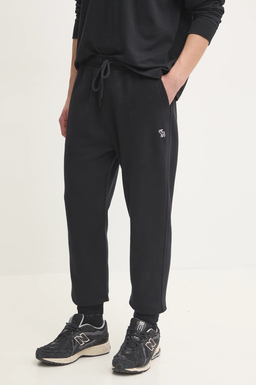 

Спортен панталон Abercrombie & Fitch в черно с изчистен дизайн KI134-4098, Черен
