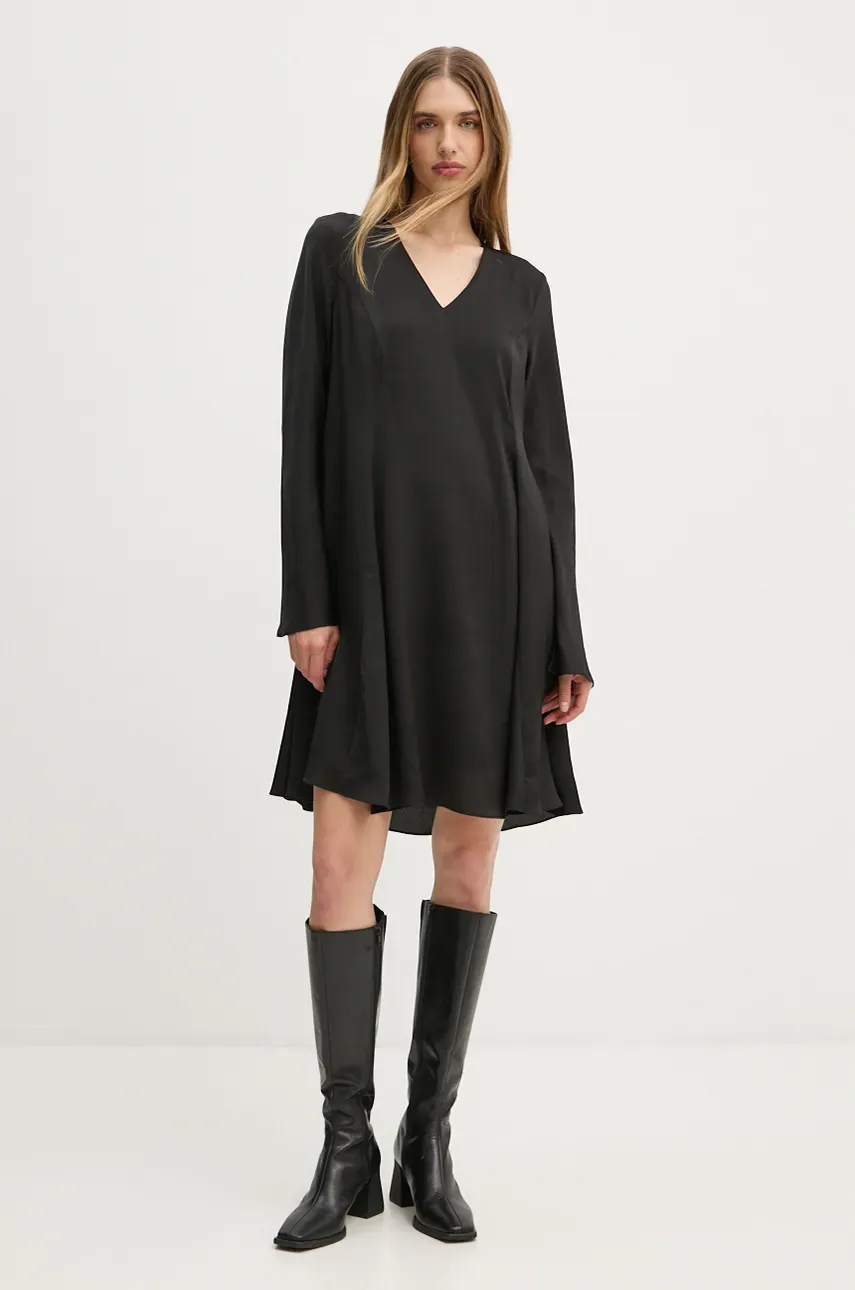 Платье Bruuns Bazaar AcaciaBBFrais dress цвет чёрный mini расклешённое BBW4034 Платье Bruuns Bazaar AcaciaBBFrais dress цвет чёрный mini расклешённое BBW4034