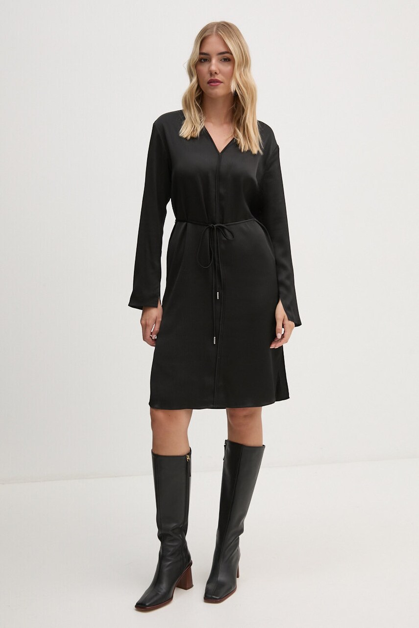 

Рокля Calvin Klein в черно къса със стандартна кройка K20K207996, Черен