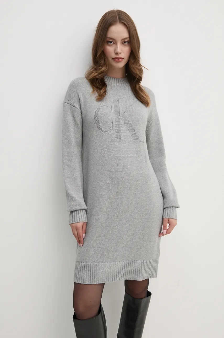 Levně Šaty z vlněné směsi Calvin Klein Jeans šedá barva, mini, oversize, J20J224923