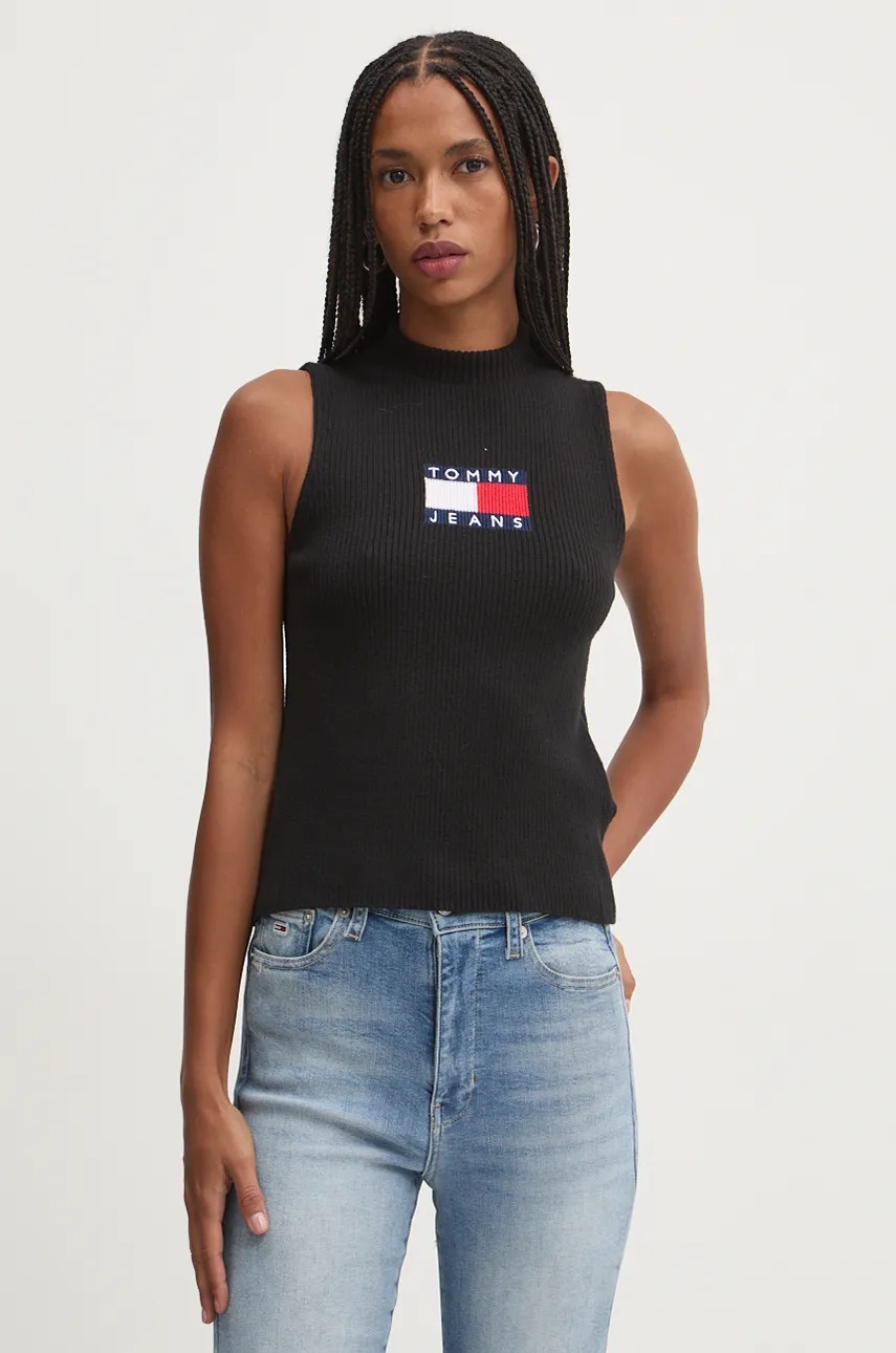 

Елек Tommy Jeans в черно от лека материя с ниско поло DW0DW18527, Черен
