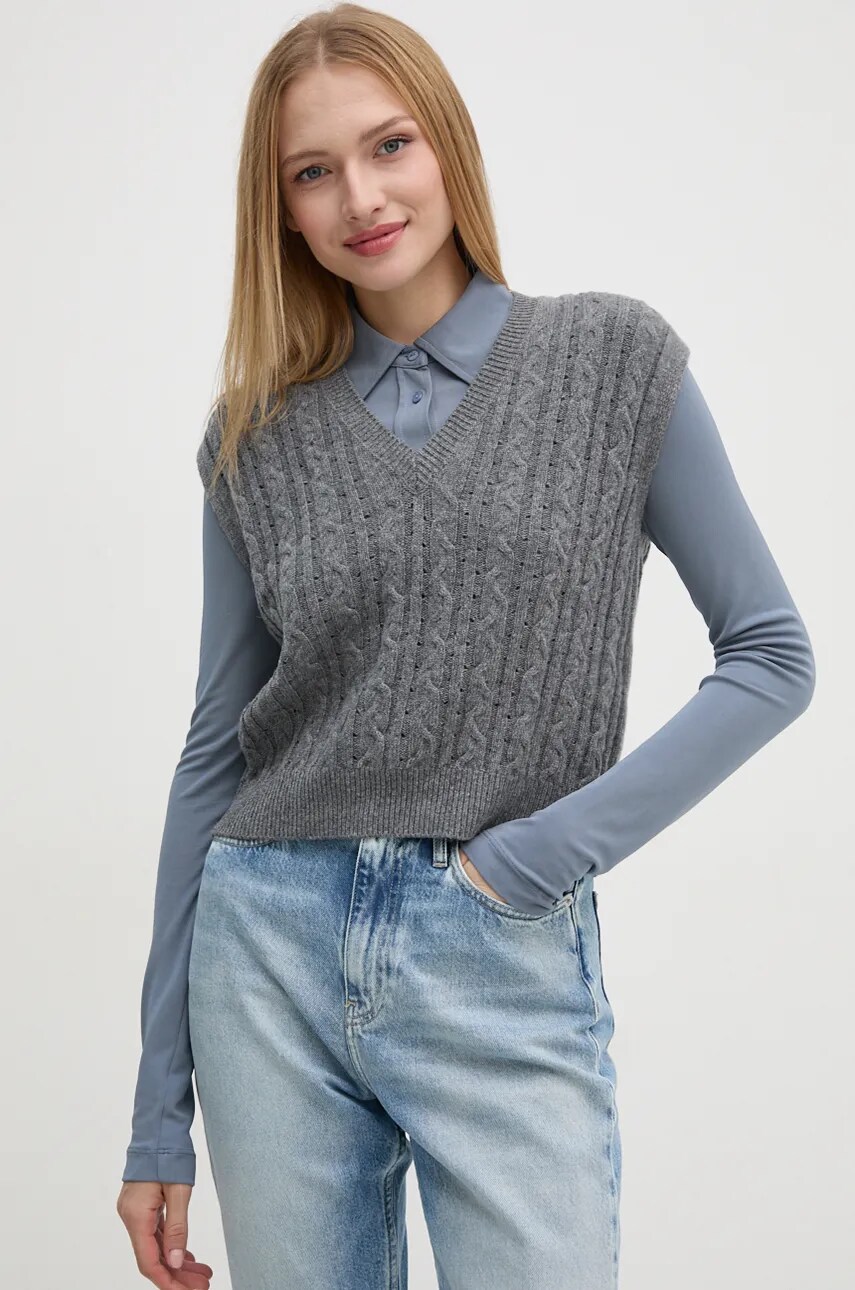

Вълнен елек United Colors of Benetton в сиво от лека материя 1244D4023, Сив