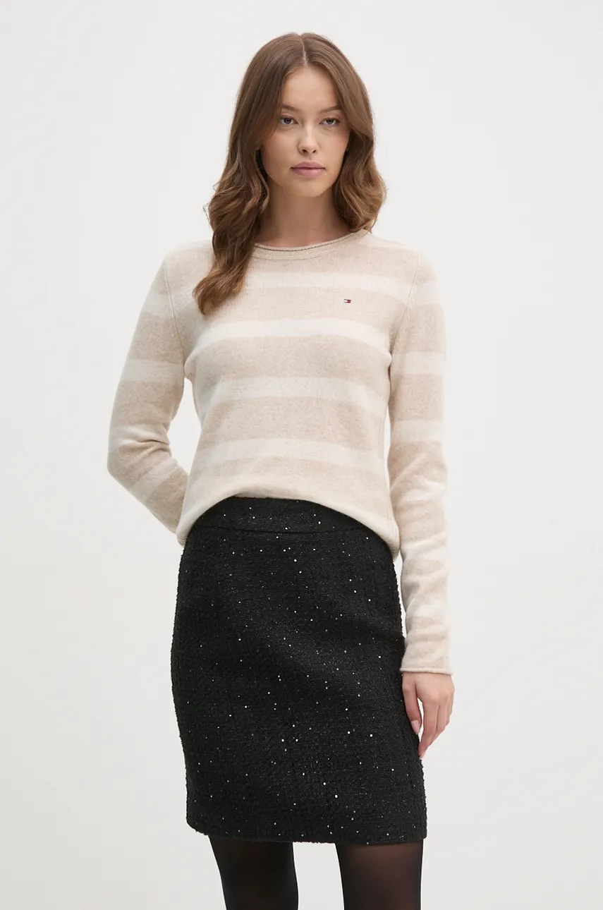 

Пуловер Tommy Hilfiger дамски в бежово от лека материя WW0WW44161, Бежов