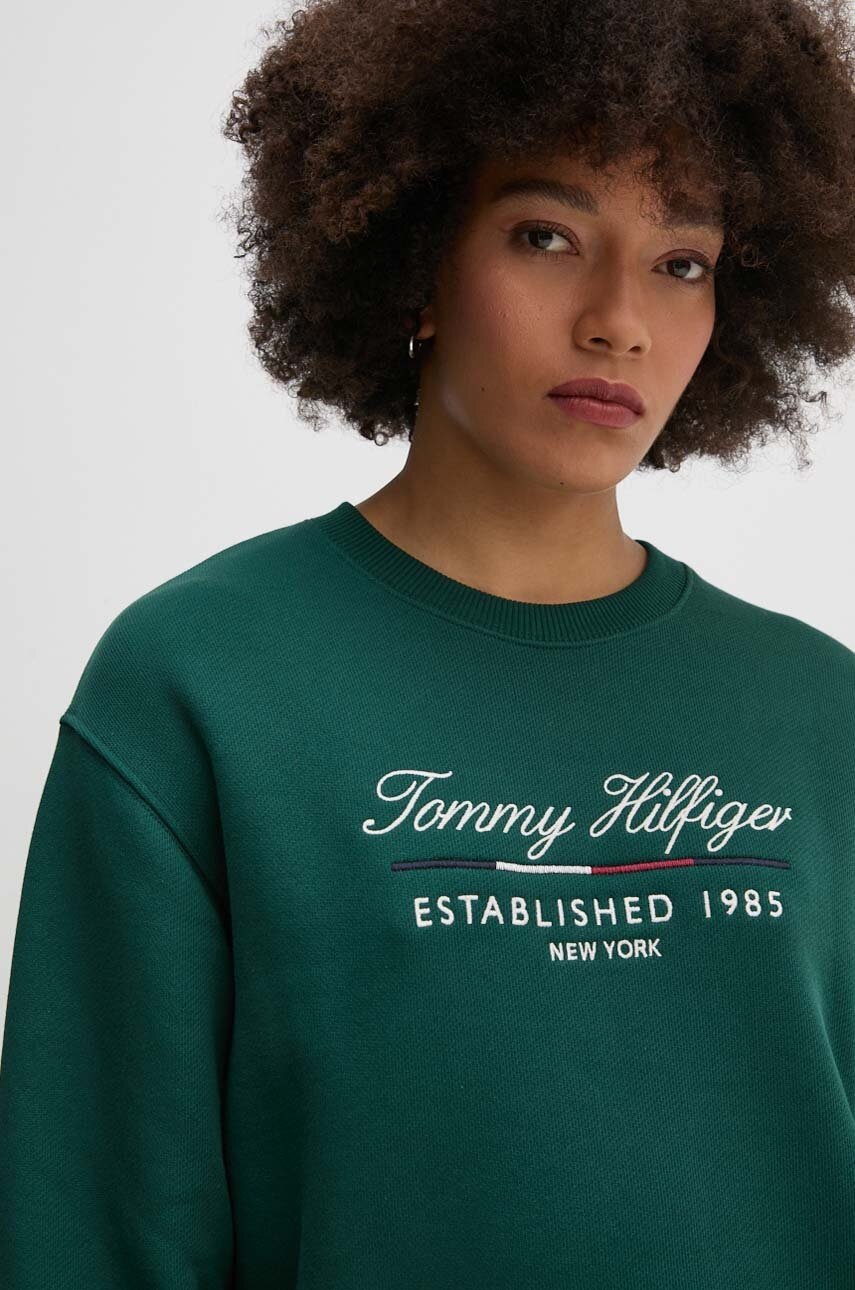 

Суичър Tommy Hilfiger в зелено с апликация WW0WW43574, Зелен