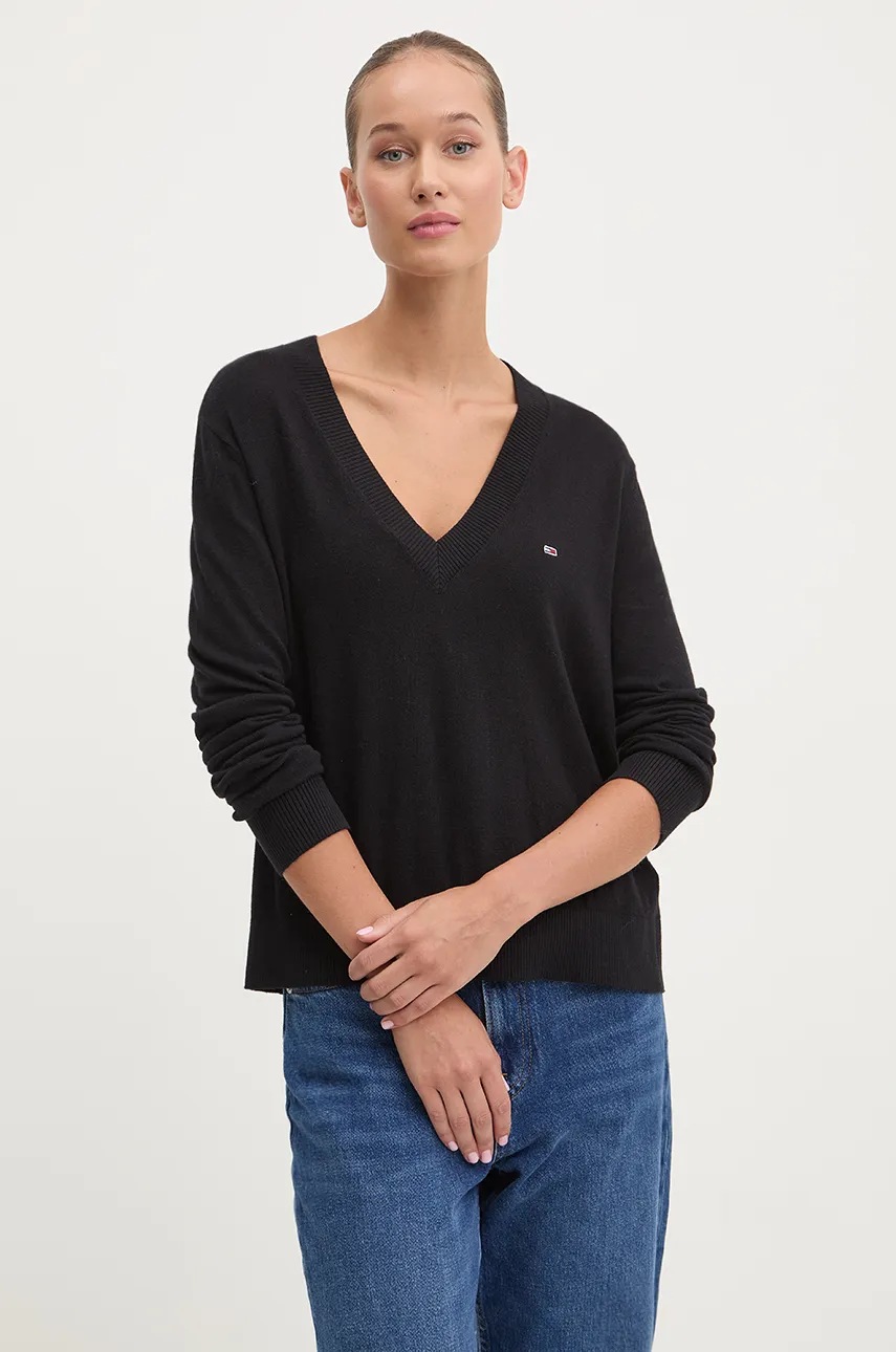

Пуловер Tommy Jeans дамски в черно от лека материя DW0DW18670, Черен
