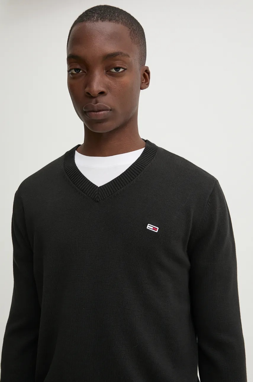 

Памучен пуловер Tommy Jeans в черно от лека материя DM0DM19192, Черен