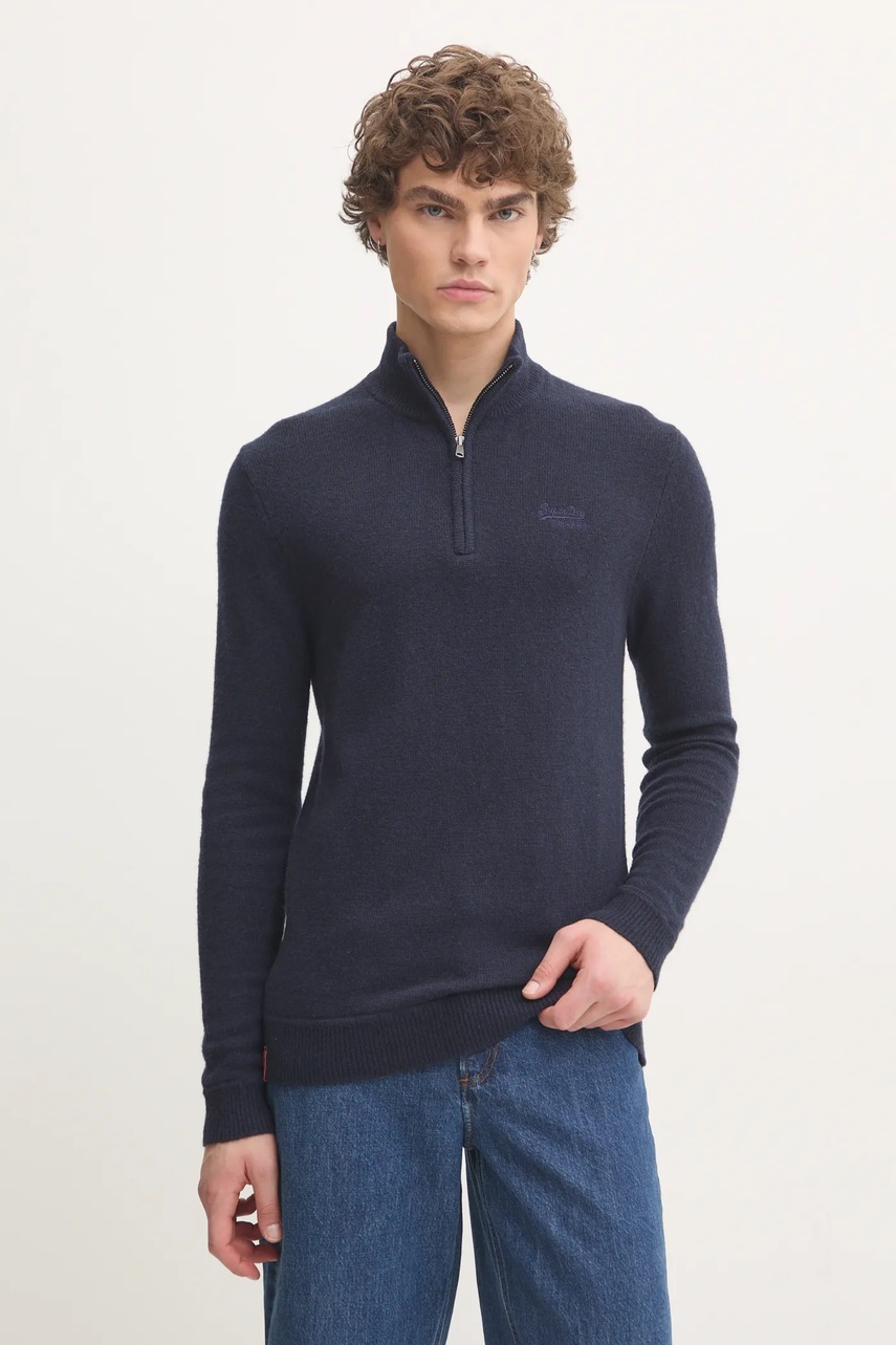 

Пуловер с вълна Superdry мъжки в тъмносиньо от лека материя с ниско поло M6110640A-5EJ, Тъмносин