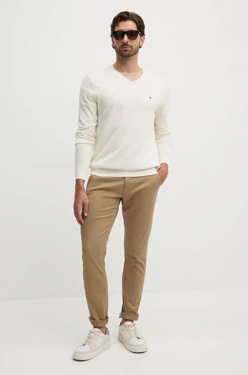 Хлопковый свитер Tommy Hilfiger цвет бежевый лёгкий MW0MW14745 Хлопковый свитер Tommy Hilfiger цвет бежевый лёгкий MW0MW14745