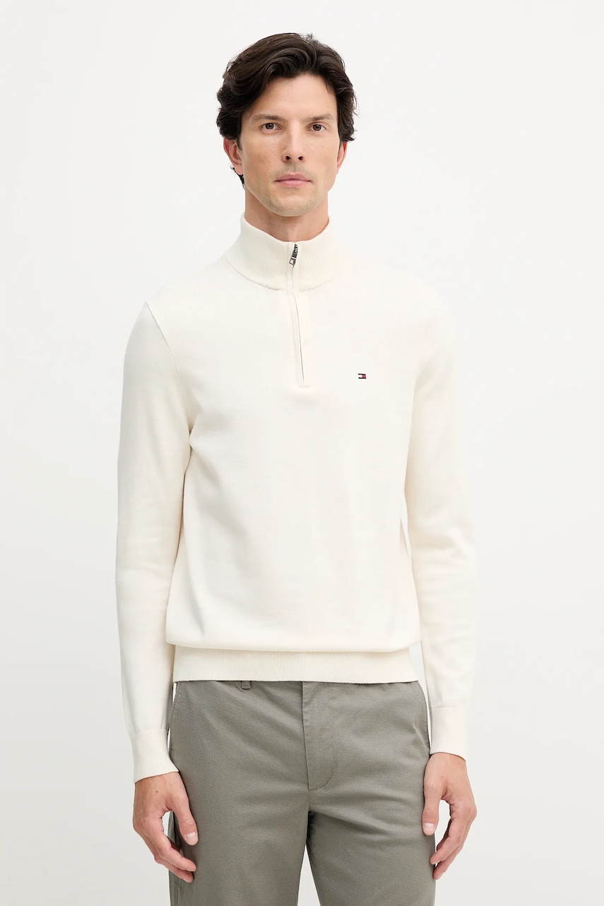 

Памучен пуловер Tommy Hilfiger в черно от лека материя с ниско поло MW0MW37331, Бежов