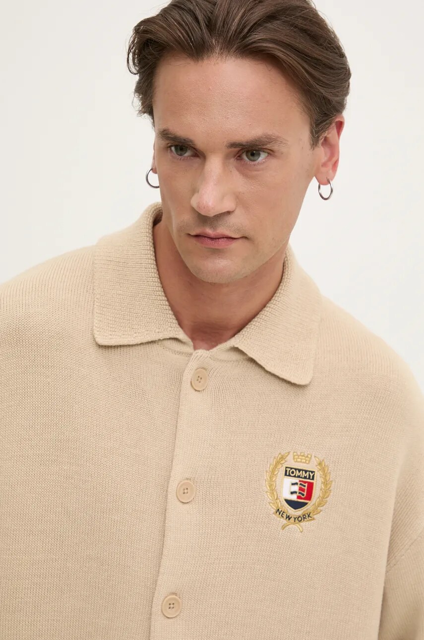 Кардиган с примесью шерсти Tommy Jeans цвет бежевый DM0DM19422 Кардиган с примесью шерсти Tommy Jeans цвет бежевый DM0DM19422
