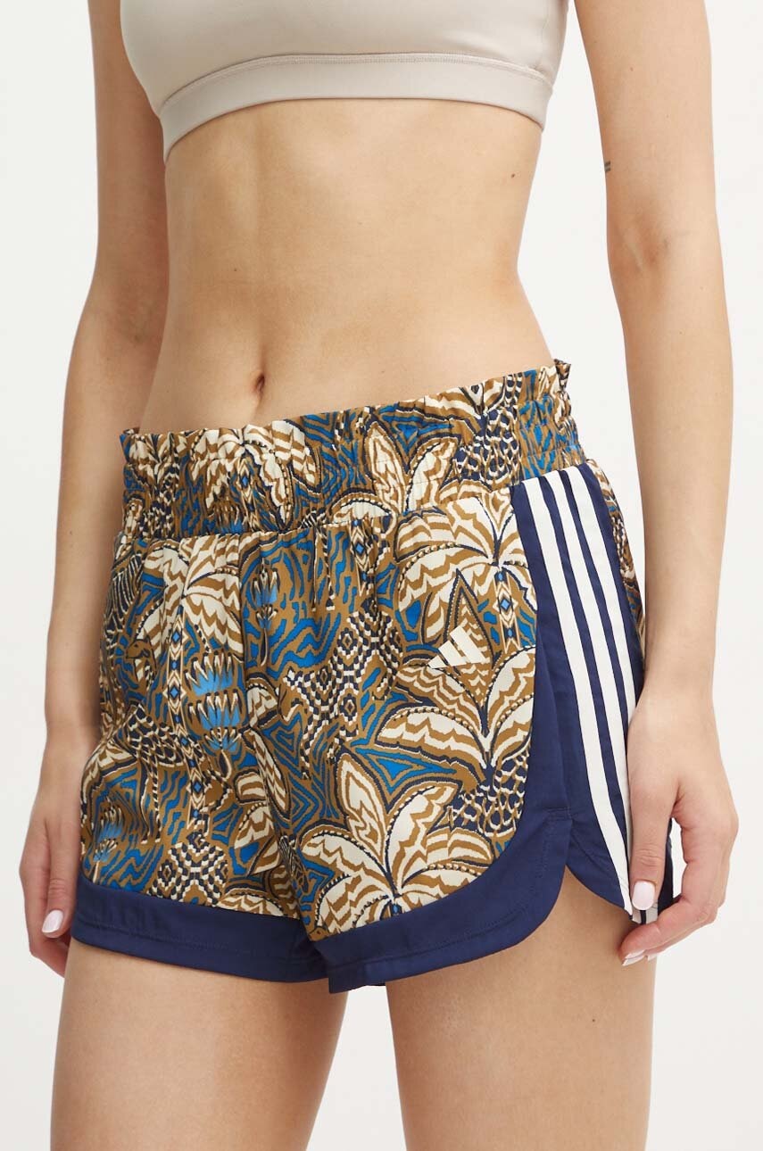 

Къс панталон adidas Performance x FARM Rio в бежово с десен с висока талия IV9752, Бежов