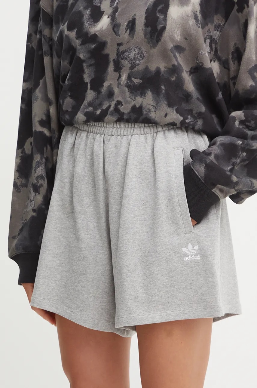 adidas Originals pantaloni scurți din bumbac Essential culoarea gri, melanj, high waist, IY7341