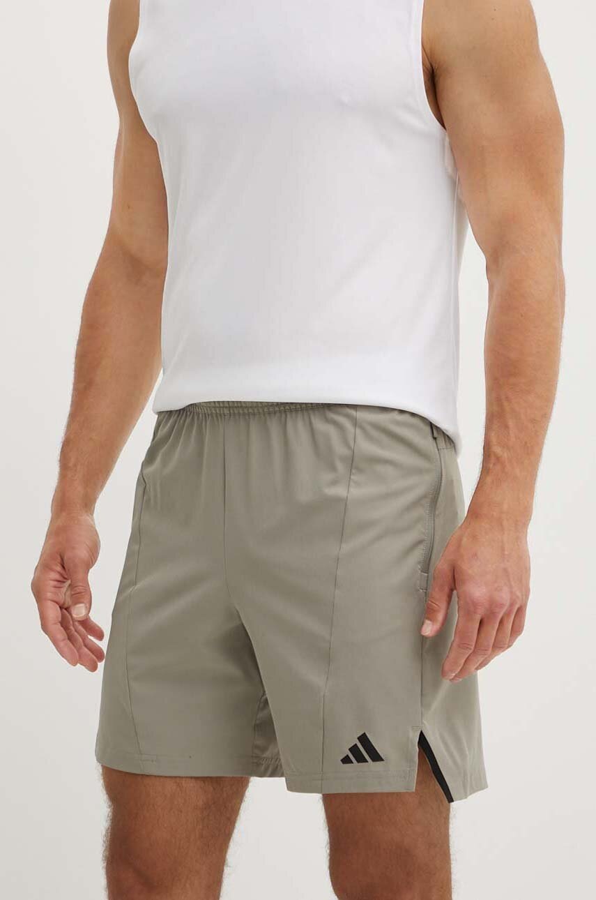 adidas Performance pantaloni scurți de antrenament Designed for Training culoarea bej, IS3821