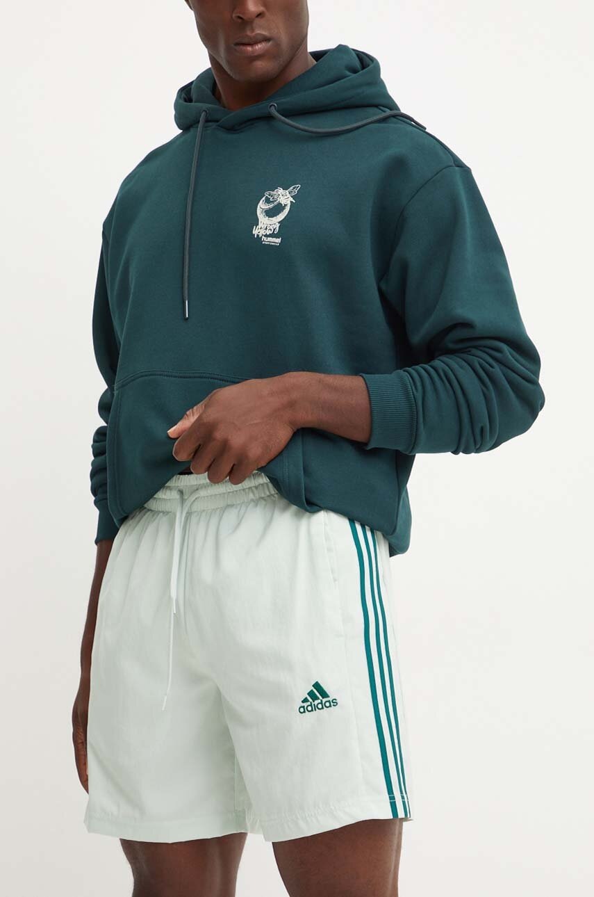 

Къс панталон adidas Essentials Chelsea в зелено IW7663, Зелен