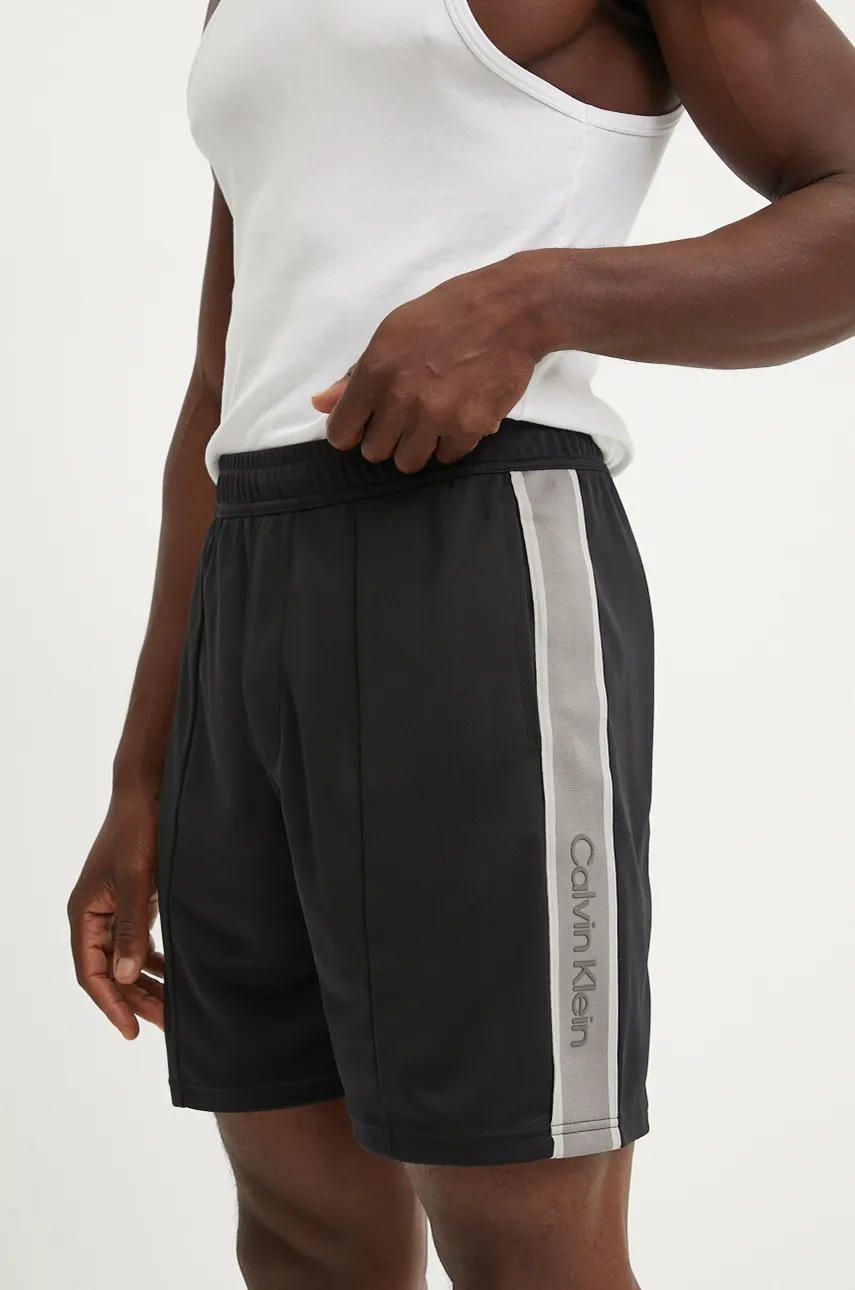 

Къс панталон за трениране Calvin Klein Performance в черно 00GMF4S811, Черен
