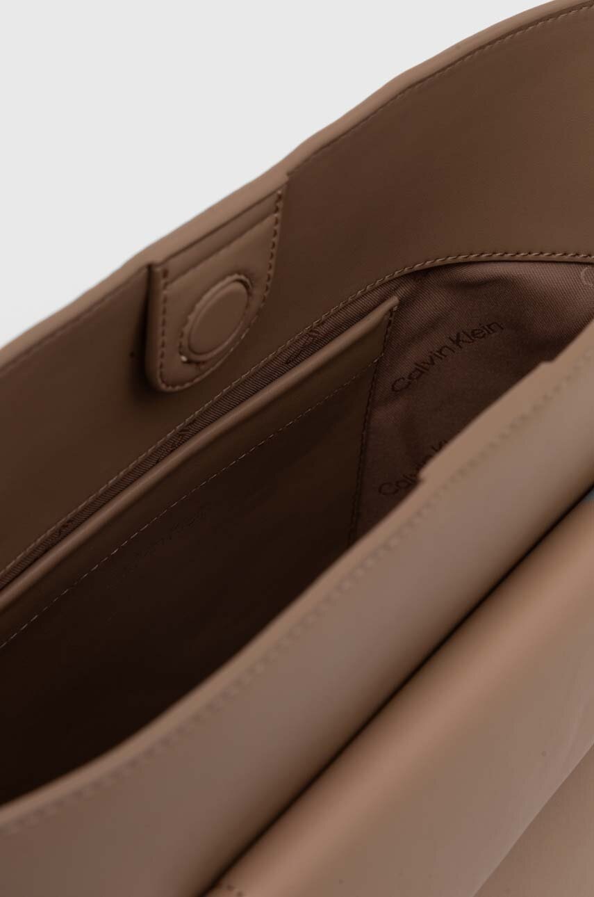 Τσάντα Calvin Klein χρώμα: μπεζ, K60K612109 φωτογραφία