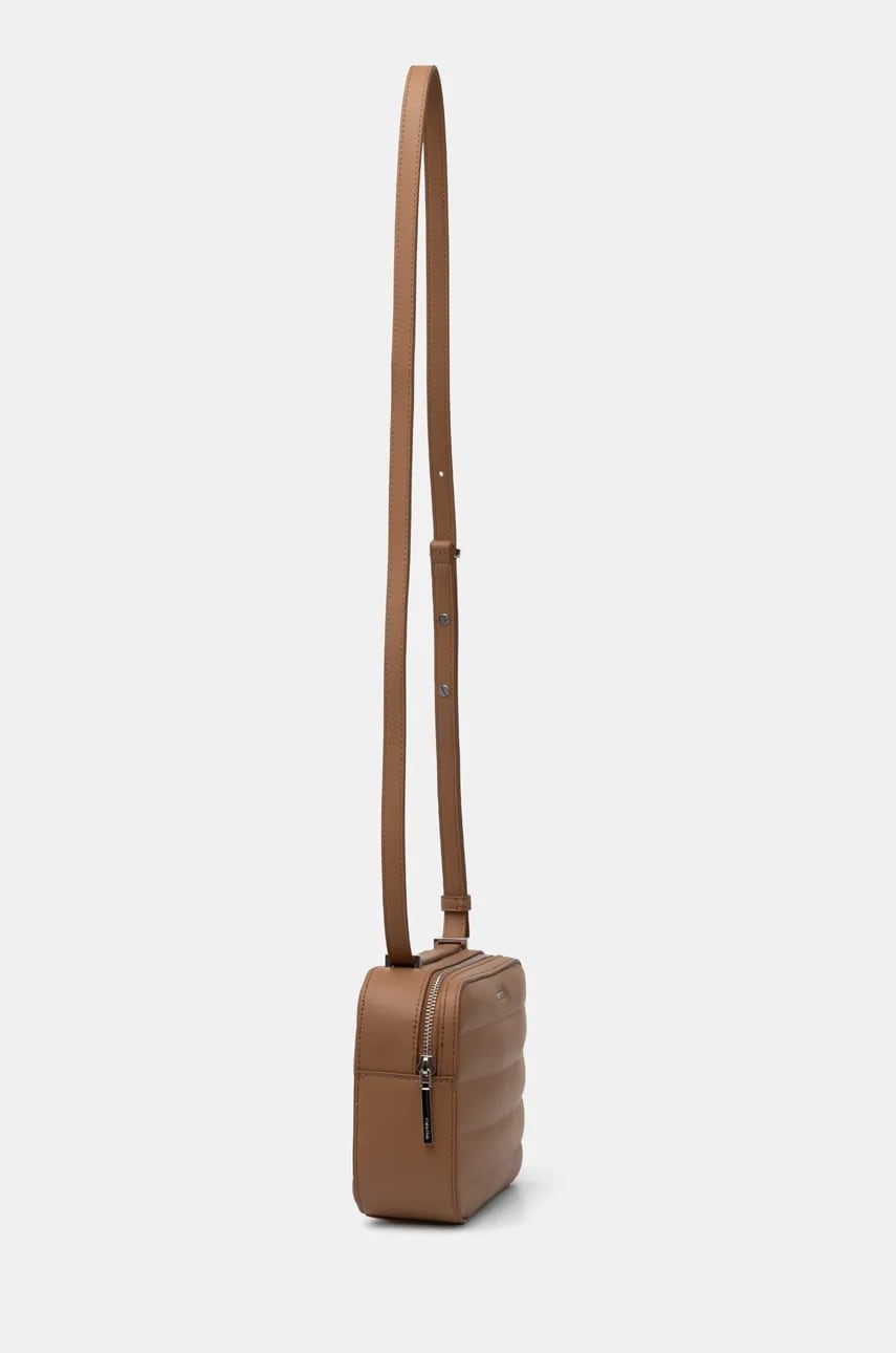 Сумочка Calvin Klein цвет коричневый K60K612114 Сумочка Calvin Klein цвет коричневый K60K612114