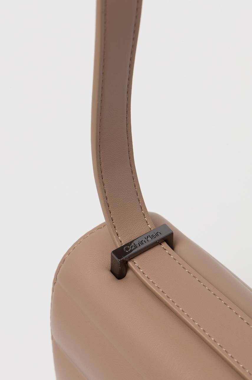 Τσάντα Calvin Klein χρώμα: μπεζ, K60K612117 φωτογραφία