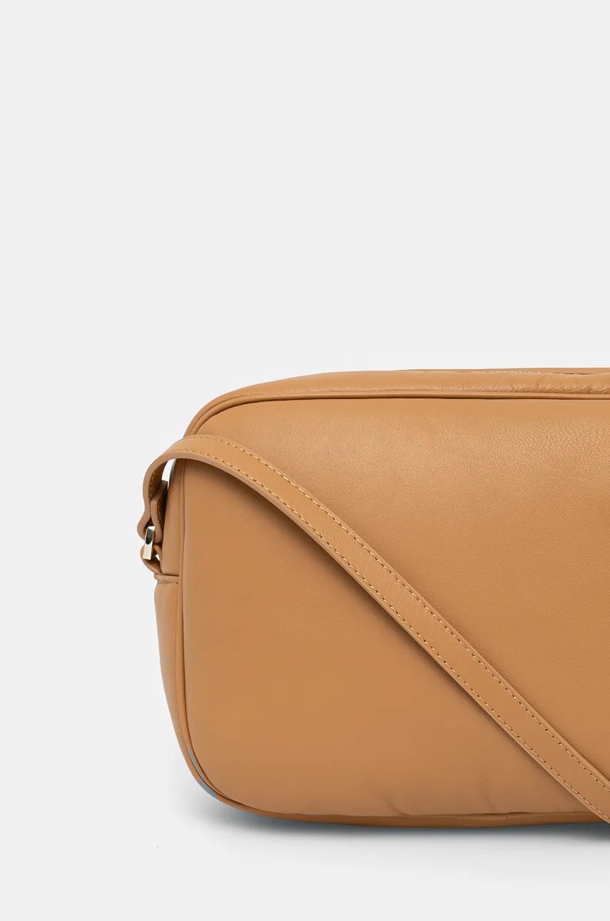 Δερμάτινη τσάντα Patrizia Pepe χρώμα: μπεζ, 8B0192 L113 φωτογραφία