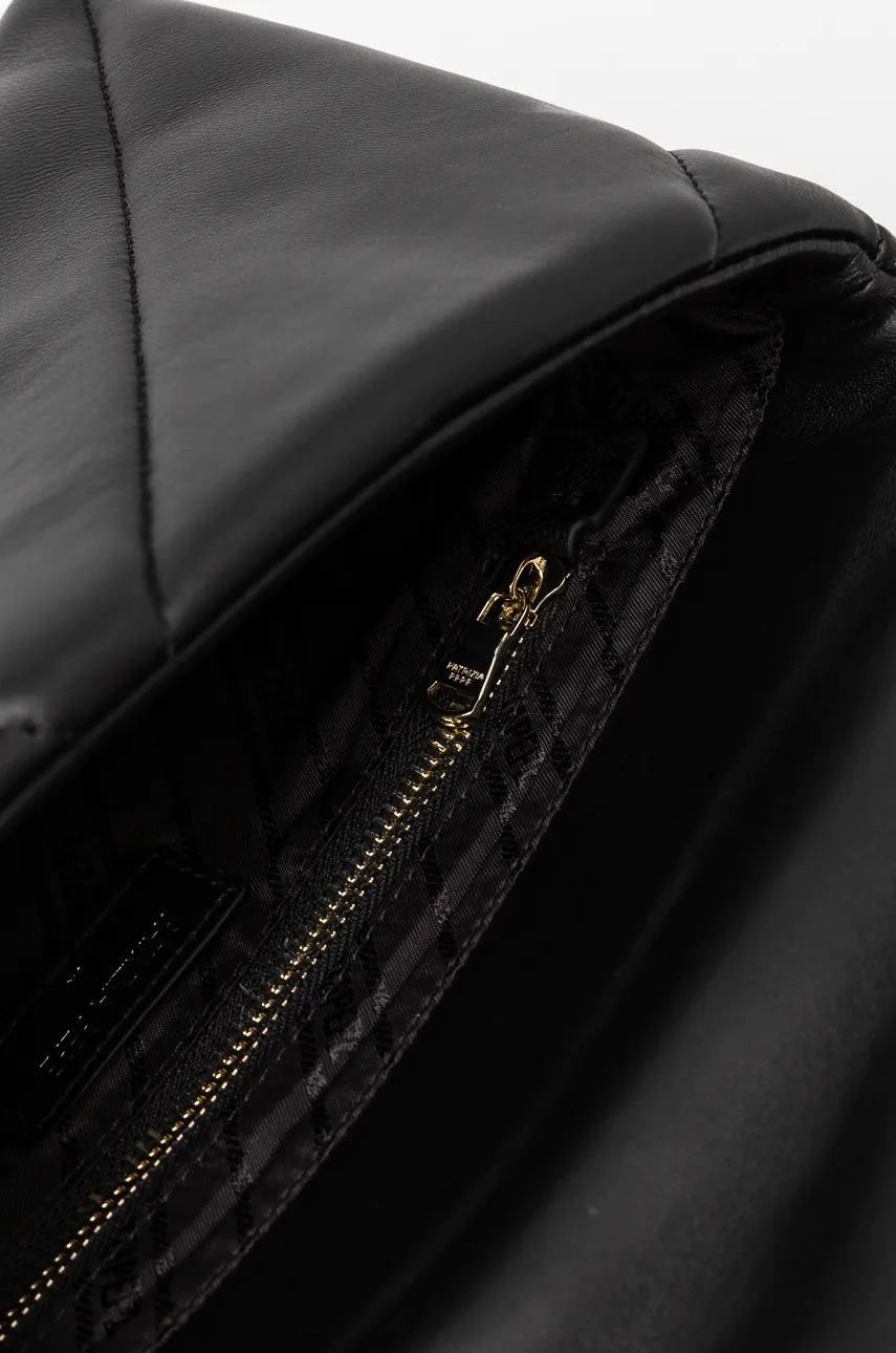 Δερμάτινη τσάντα Patrizia Pepe χρώμα: μαύρο, 8B0195 L006 φωτογραφία