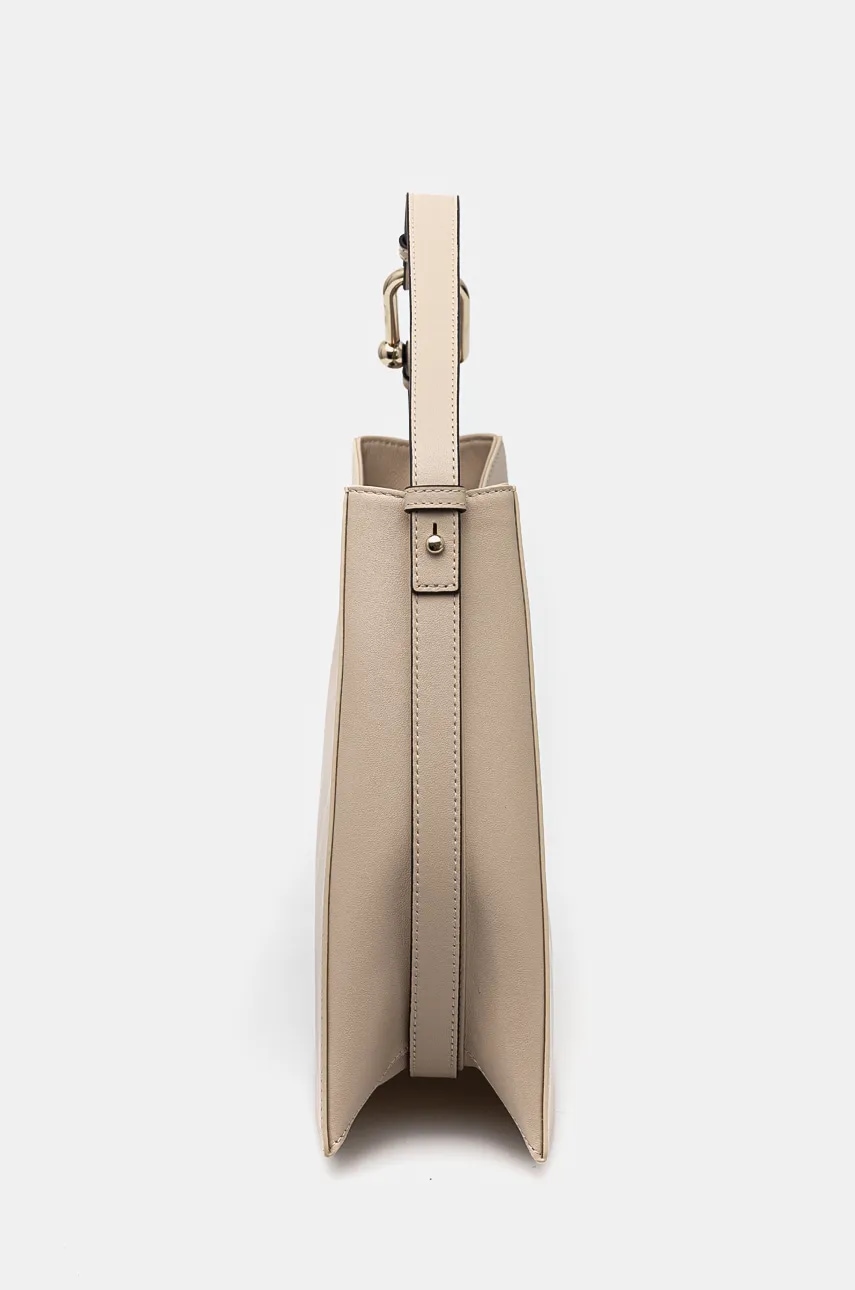 Кожаная сумочка Furla цвет бежевый WB01246.BX2045.8E000 Кожаная сумочка Furla цвет бежевый WB01246.BX2045.8E000
