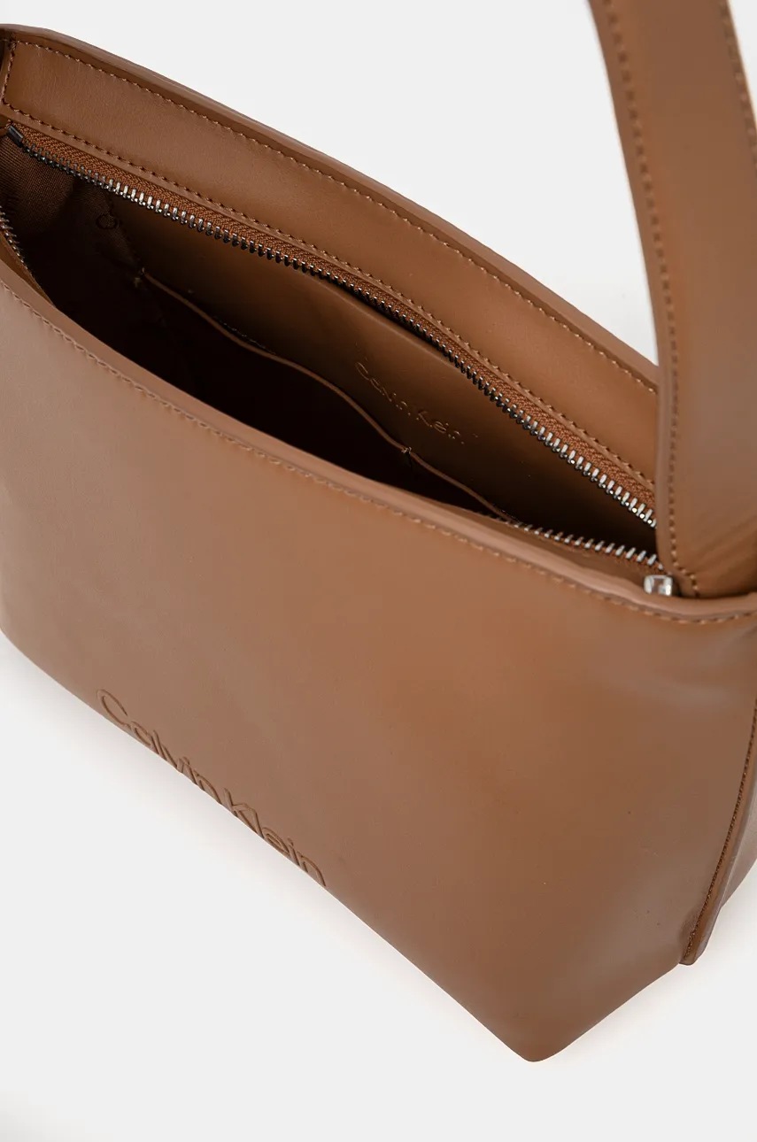 Τσάντα Calvin Klein χρώμα: καφέ, K60K612551 φωτογραφία