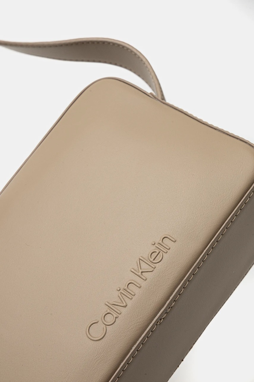 Τσάντα Calvin Klein χρώμα: μπεζ, K60K612555 φωτογραφία