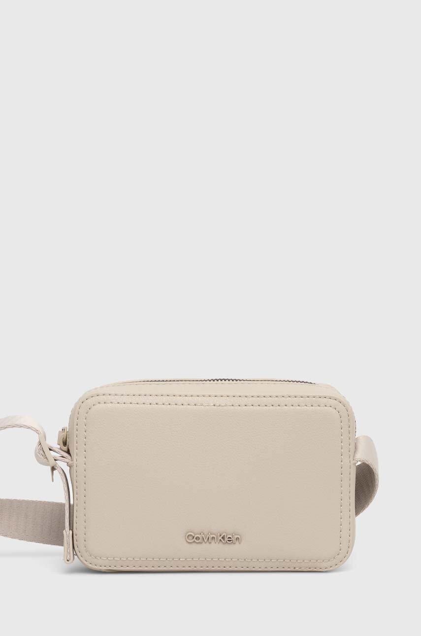 

Чанта през рамо Calvin Klein в бежово K50K511850, Бежов