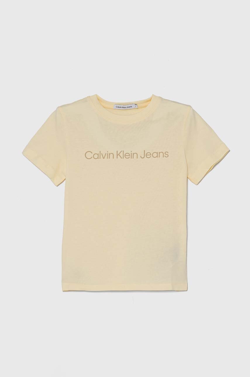 

Детска памучна тениска Calvin Klein Jeans в бежово с принт IU0IU00599, Жълт