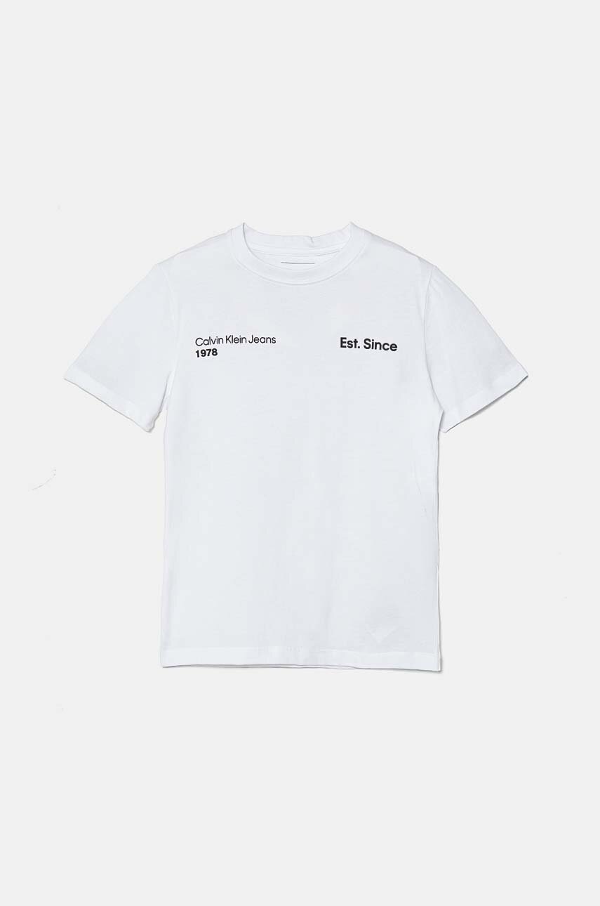 

Детска памучна тениска Calvin Klein Jeans в бяло с принт IB0IB02236, Бял