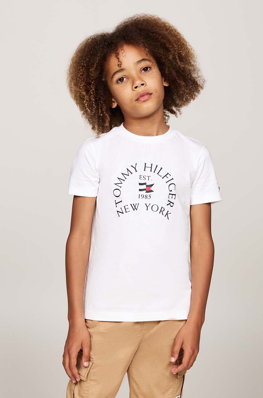 

Детска памучна тениска Tommy Hilfiger в бяло с принт KB0KB09278, Бял