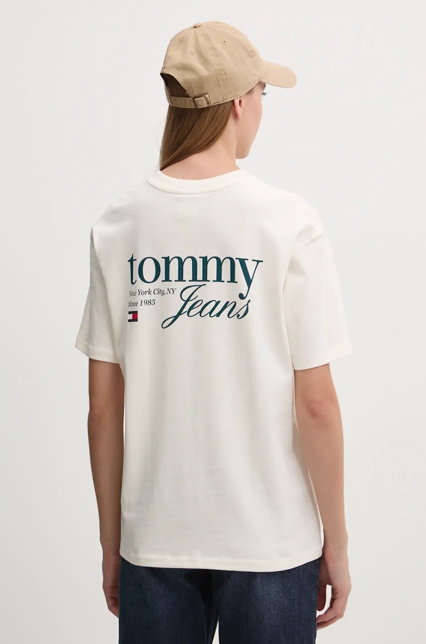 

Памучна тениска Tommy Jeans в бежово DW0DW18786, Бежов