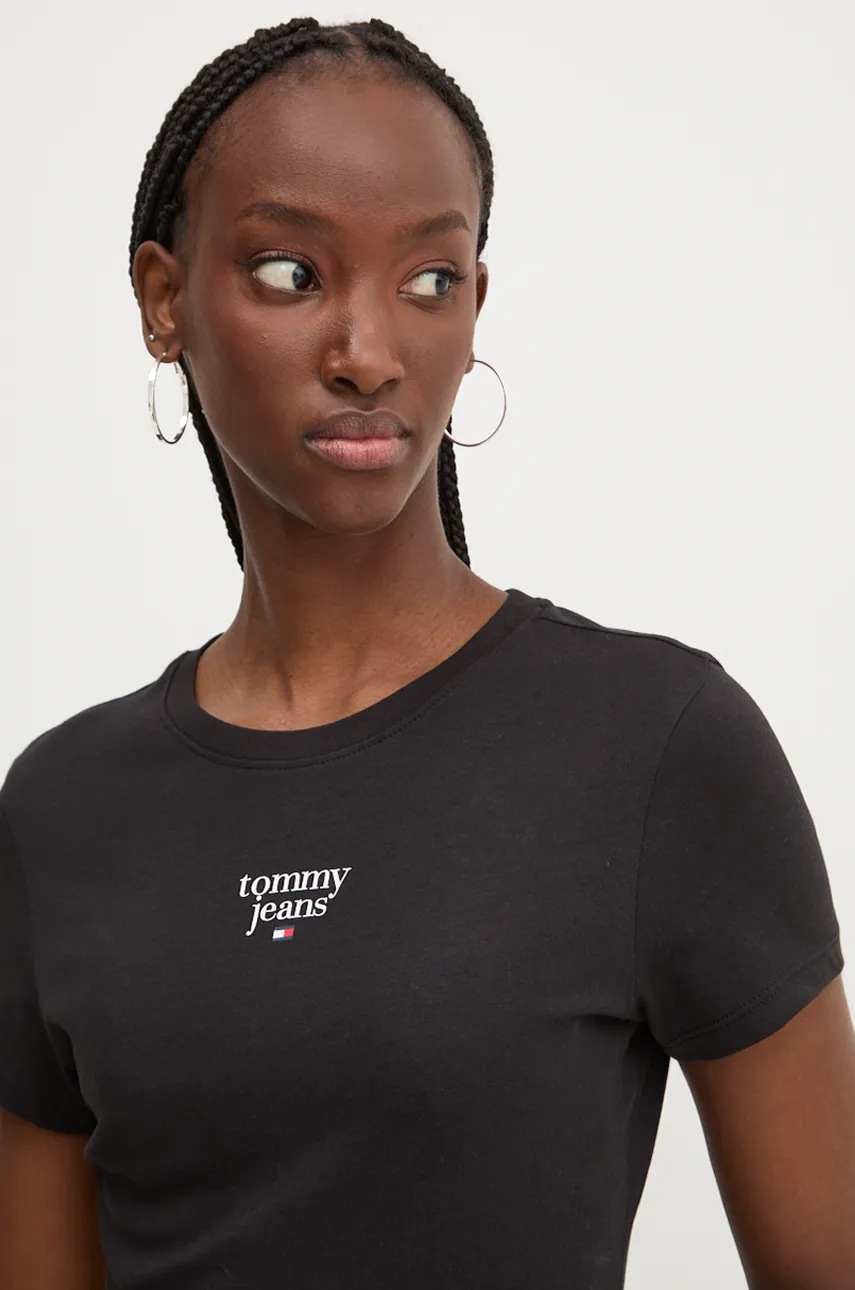

Памучна тениска Tommy Jeans в черно DW0DW18800, Черен